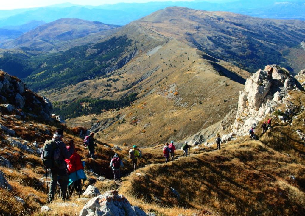 randonner en groupe massif des monges