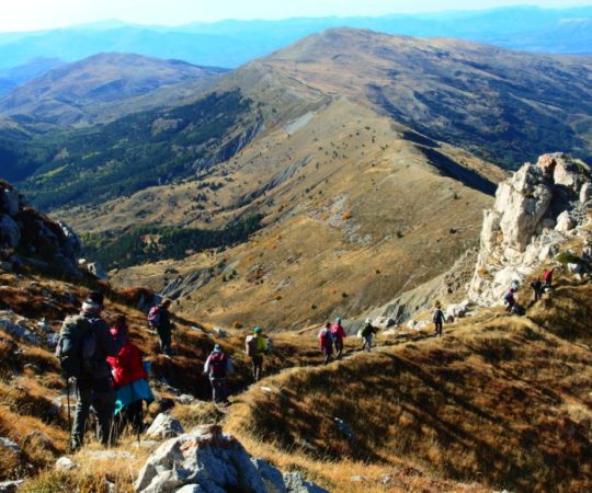 randonner en groupe massif des monges