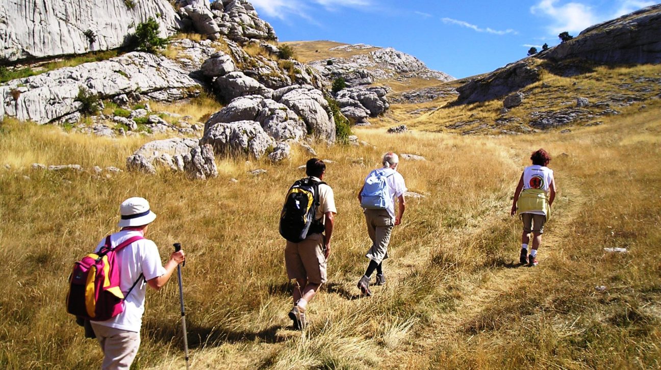 Randonneurs en randonnée en montagne' Boîte à goûter.